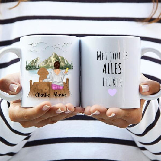 Hondenmama met 1 Hond en Glas Wijn in het Bos - Met jou is alles leuker ♥ - Gepersonaliseerde mok voor Hondenmama, Haar, Hondenouders, Hondeneigenaar, Hondenbaasje, Partner, Vriendin, Vrouw, Puppy