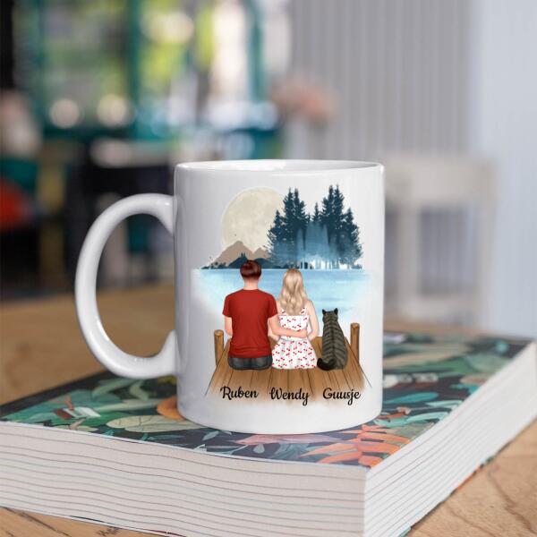 Kattenbaasjes Koppel met 1 Kat in het Bos - Life is better with our cat ♥ - Gepersonaliseerde mok voor Kattenmama, Kattenouders, Katteneigenaar, Kattenbaasjes, Partner, Vriend, Vriendin, Vrouw, Man, Kitten